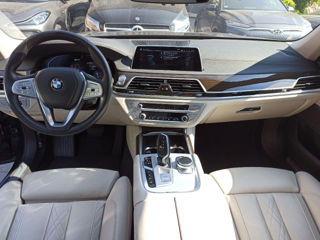 BMW 7 Series foto 10