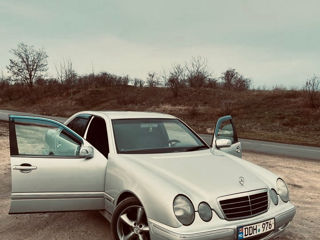 Mercedes E-Class foto 5