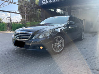 Mercedes E-Class foto 1