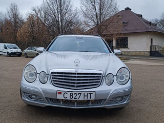 Mercedes E-Class Wagon foto 7