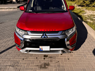 Mitsubishi Outlander foto 2