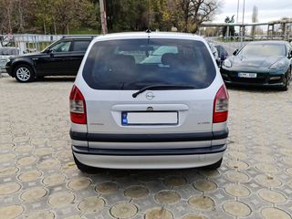 Opel Zafira foto 7