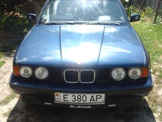 BMW 5 Series foto 1