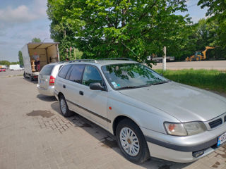 Toyota Carina foto 2