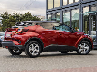 Toyota C-HR foto 2