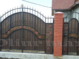Copertine , porți , balustrade , garduri,  gratii , uși metalice și alte confecții din fier forjat. foto 9