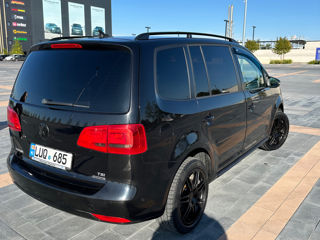 Volkswagen Touran foto 10