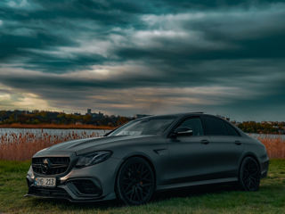 Mercedes E-Class foto 2