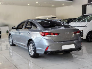 Hyundai Sonata foto 4