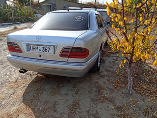 Mercedes E Class foto 6