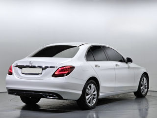 Mercedes C-Class foto 2