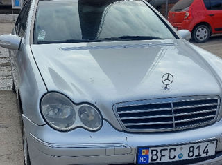 Mercedes C-Class foto 3