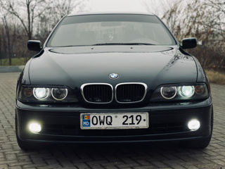 BMW 5 Series foto 2