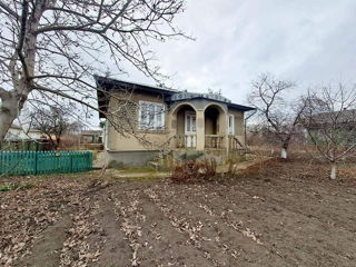 Se vinde casă spațioasă la doar 5 km distanță de orașul bălți!!! preț negociabil foto 1