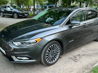 Ford Fusion foto 2