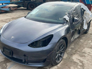 Tesla Model 3 foto 2