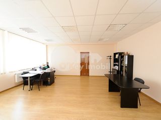 Centru !! oficiu cu euroreparație, 1750 € ! foto 5