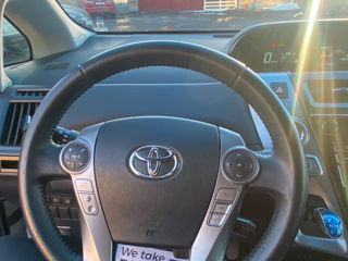 Toyota Prius + foto 9