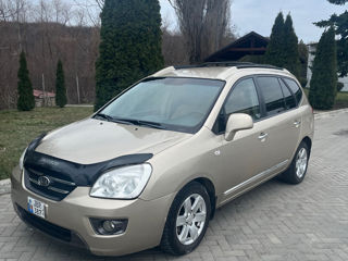 KIA Carens foto 2