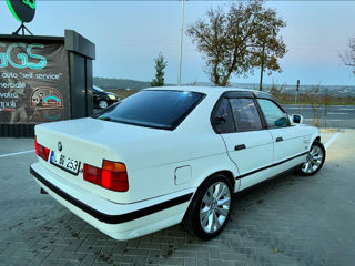 BMW 5 Series foto 8