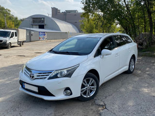 Toyota Avensis foto 1