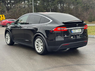 Tesla Model X foto 2