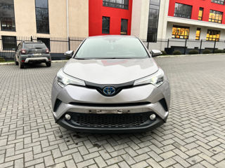 Toyota C-HR foto 2