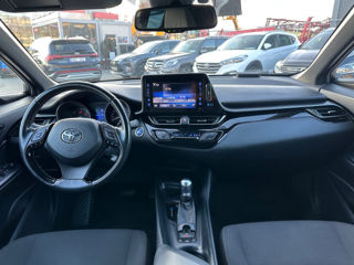 Toyota C-HR foto 8