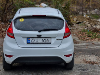 Ford Fiesta foto 4