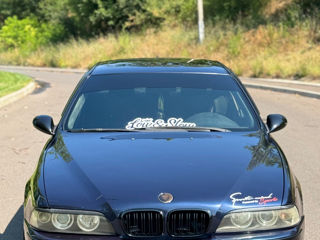 BMW 5 Series foto 4