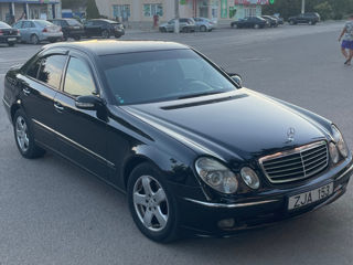 Mercedes E-Class foto 4