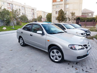 Nissan Almera foto 9