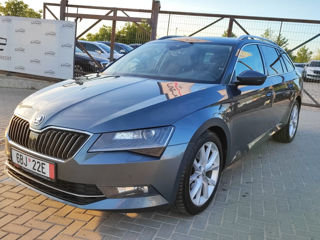 Skoda Superb foto 2