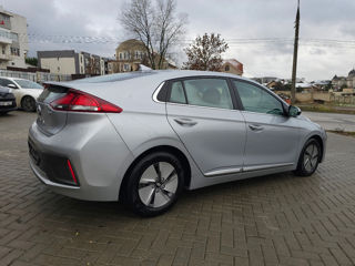 Hyundai IONIQ foto 2