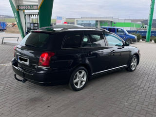 Toyota Avensis foto 5