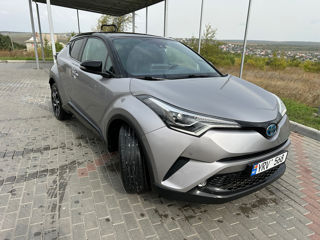 Toyota C-HR foto 2