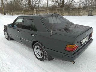 Mercedes Series (W124) foto 5