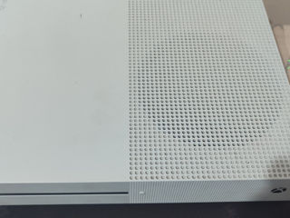 Xbox one s două controlere merge perfect 1 tb suportă 4k