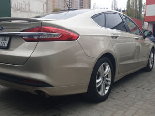 Ford Fusion foto 8