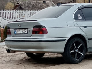 BMW 5 Series foto 2