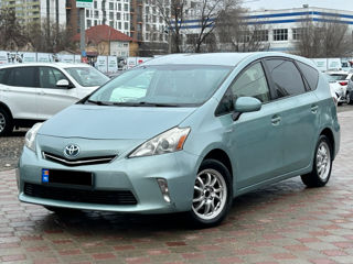 Toyota Prius v