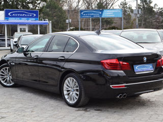 BMW 5 Series foto 4