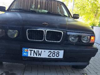 BMW 5 Series foto 3