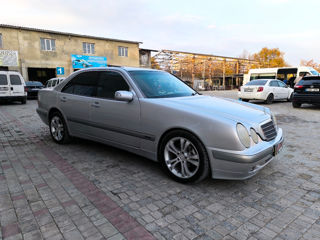 Mercedes E-Class foto 3