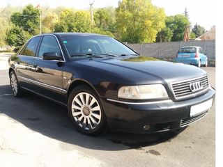 Audi A8 foto 1