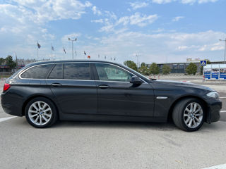 BMW 5 Series Touring foto 3