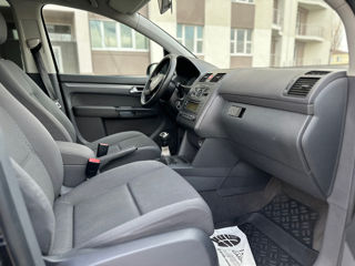 Volkswagen Touran foto 18