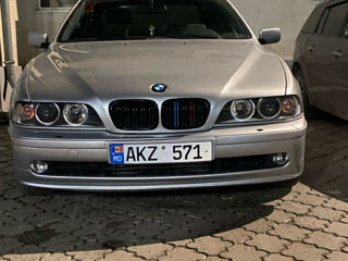 BMW 5 Series foto 6