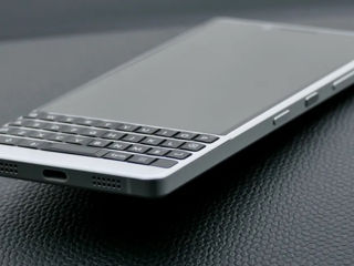 BlackBerry Key 2( nou) foto 3