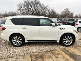 Infiniti QX56 foto 4